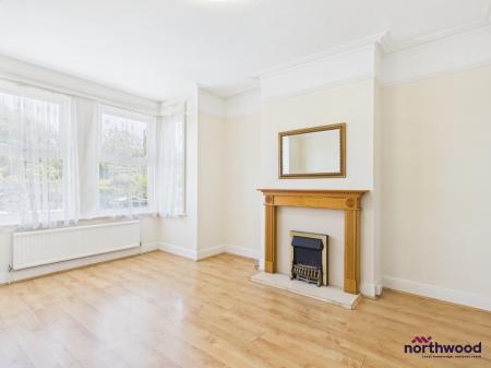 3 bedroom Terraced House to let in Royal Parade, Redoubt, Eastbourne, BN22