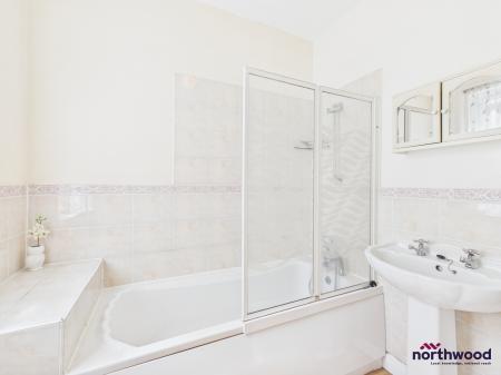 3 bedroom Terraced House to let in Royal Parade, Redoubt, Eastbourne, BN22