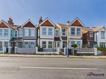 3 bedroom Terraced House to let in Royal Parade, Redoubt, Eastbourne, BN22