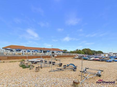 3 bedroom Terraced House to let in Royal Parade, Redoubt, Eastbourne, BN22