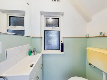 4 bedroom Terraced House to let in Queens Crescent, St Anthony's Hill, Eastbourne, BN23