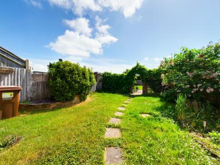4 bedroom Terraced House to let in Queens Crescent, St Anthony's Hill, Eastbourne, BN23
