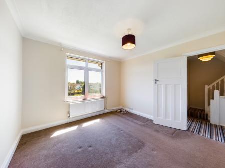 4 bedroom Terraced House to let in Queens Crescent, St Anthony's Hill, Eastbourne, BN23