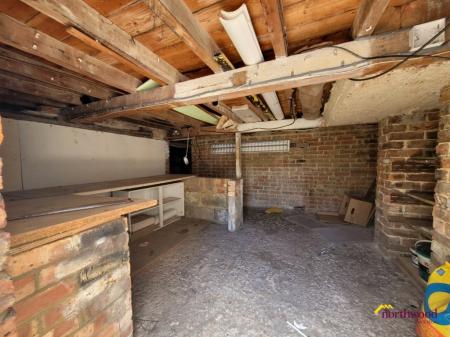 4 bedroom Terraced House to let in Queens Crescent, St Anthony's Hill, Eastbourne, BN23