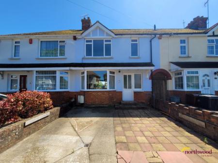 4 bedroom Terraced House to let in Queens Crescent, St Anthony's Hill, Eastbourne, BN23