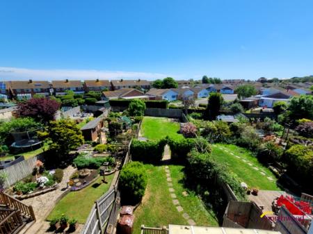4 bedroom Terraced House to let in Queens Crescent, St Anthony's Hill, Eastbourne, BN23