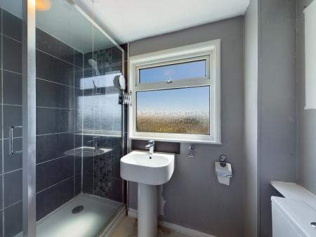 4 bedroom Terraced House to let in Queens Crescent, St Anthony's Hill, Eastbourne, BN23