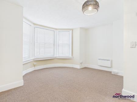 1 bedroom Ground floor flat to let in Howard Square, Eastbourne, BN21