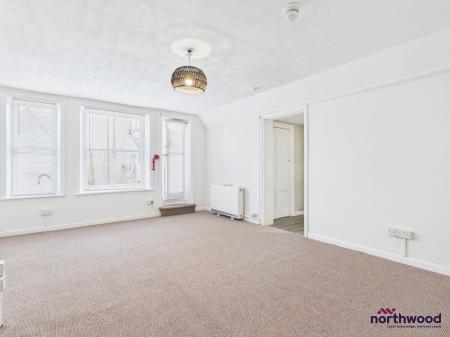 1 bedroom Ground floor flat to let in Howard Square, Eastbourne, BN21