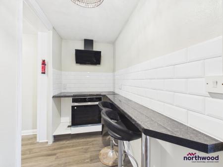 1 bedroom Ground floor flat to let in Howard Square, Eastbourne, BN21