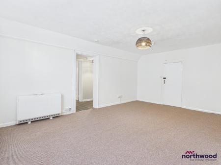 1 bedroom Ground floor flat to let in Howard Square, Eastbourne, BN21