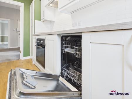 2 bedroom Flat to let in Grassington Road, Lower Meads, Eastbourne, BN20