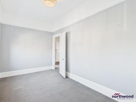2 bedroom Flat to let in Grassington Road, Lower Meads, Eastbourne, BN20