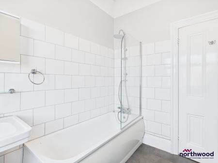 2 bedroom Flat to let in Grassington Road, Lower Meads, Eastbourne, BN20