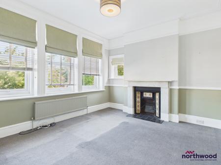 2 bedroom Flat to let in Grassington Road, Lower Meads, Eastbourne, BN20