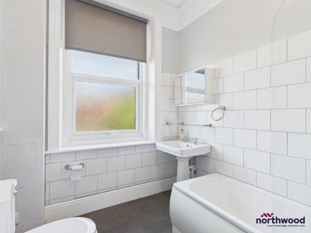 2 bedroom Flat to let in Grassington Road, Lower Meads, Eastbourne, BN20