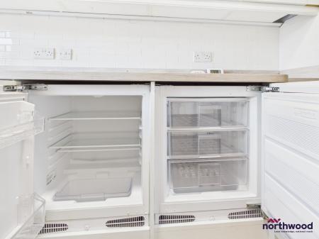 2 bedroom Flat to let in Grassington Road, Lower Meads, Eastbourne, BN20