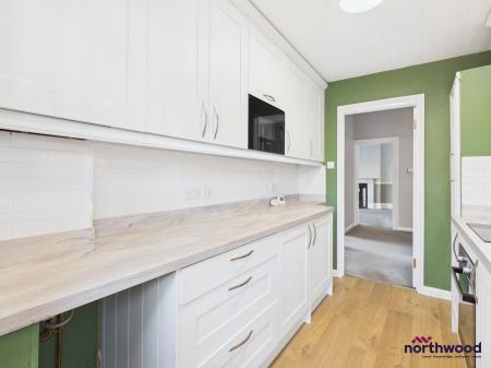 2 bedroom Flat to let in Grassington Road, Lower Meads, Eastbourne, BN20