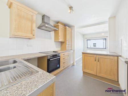 2 bedroom Flat to let in Hartfield Road, Upperton, Eastbourne, BN21