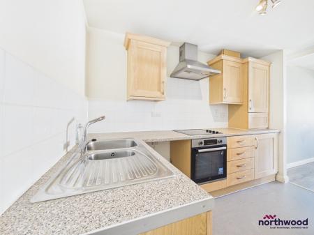2 bedroom Flat to let in Hartfield Road, Upperton, Eastbourne, BN21