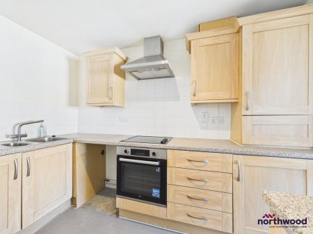 2 bedroom Flat to let in Hartfield Road, Upperton, Eastbourne, BN21