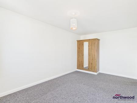 2 bedroom Flat to let in Hartfield Road, Upperton, Eastbourne, BN21