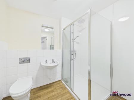 2 bedroom Flat to let in Hartfield Road, Upperton, Eastbourne, BN21