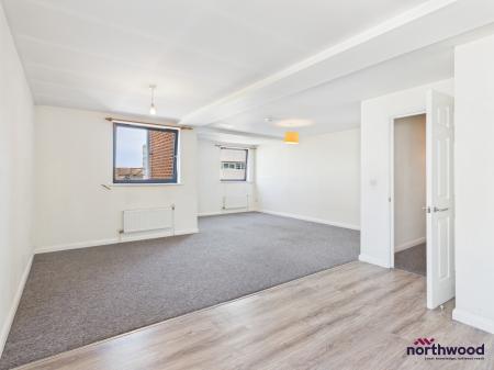 2 bedroom Flat to let in Hartfield Road, Upperton, Eastbourne, BN21