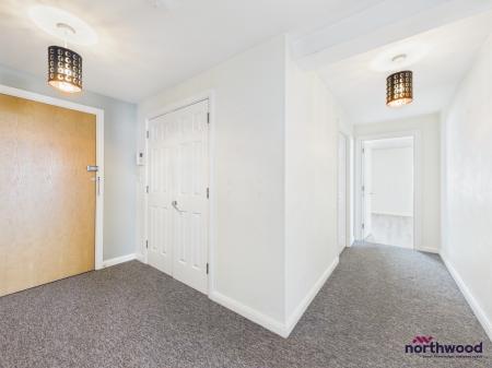 2 bedroom Flat to let in Hartfield Road, Upperton, Eastbourne, BN21