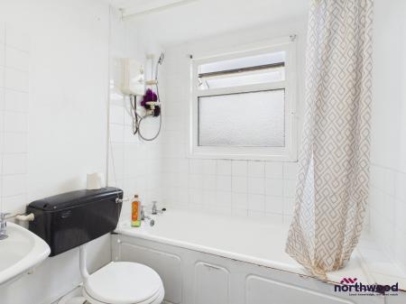 3 bedroom Terraced House to let in Barming Close, Langney Rise, Eastbourne, BN23