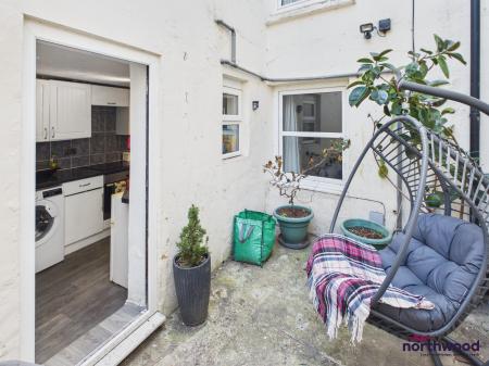 1 bedroom Flat to let in Cavendish Place, Town Centre, Eastbourne, BN21