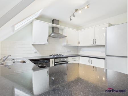 2 bedroom Flat to let in Arlington Road, Saffrons, Eastbourne, BN21