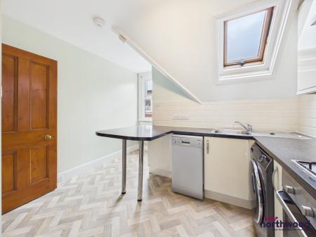 2 bedroom Flat to let in Arlington Road, Saffrons, Eastbourne, BN21