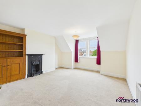 2 bedroom Flat to let in Arlington Road, Saffrons, Eastbourne, BN21