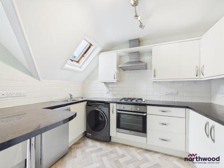 2 bedroom Flat to let in Arlington Road, Saffrons, Eastbourne, BN21