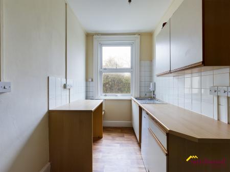 1 bedroom House share to let in Upperton Gardens, Upperton, Eastbourne, BN21