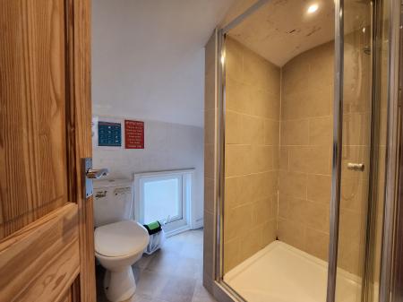 1 bedroom House share to let in Upperton Gardens, Upperton, Eastbourne, BN21