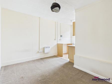1 bedroom House share to let in Upperton Gardens, Upperton, Eastbourne, BN21