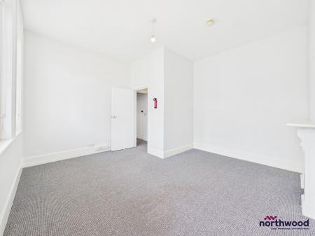 1 bedroom Flat to let in Howard Square, Eastbourne, BN21