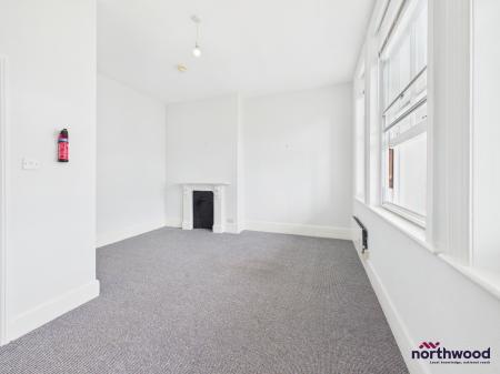 1 bedroom Flat to let in Howard Square, Eastbourne, BN21