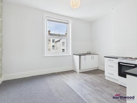 1 bedroom Flat to let in Howard Square, Eastbourne, BN21