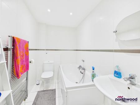 2 bedroom Apartment to let in Caroline Way, Sovereign Harbour North, Eastbourne, BN23