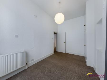 1 bedroom Flat to let in Pevensey Road, Eastbourne, BN22