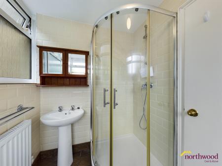 1 bedroom Flat to let in Pevensey Road, Eastbourne, BN22