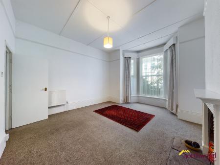1 bedroom Flat to let in Pevensey Road, Eastbourne, BN22