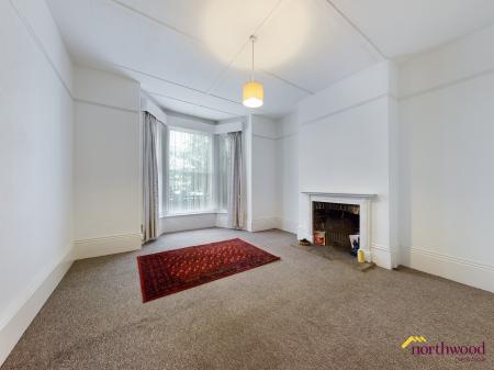1 bedroom Flat to let in Pevensey Road, Eastbourne, BN22
