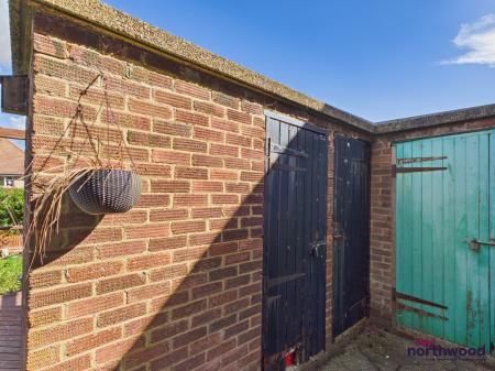 1 bedroom Flat for sale in Poynings Drive, Hangleton, Brighton and Hove, BN3