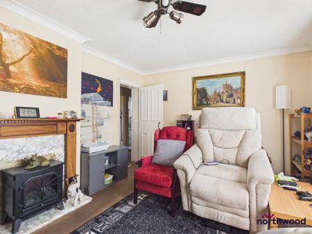 1 bedroom Flat for sale in Poynings Drive, Hangleton, Brighton and Hove, BN3