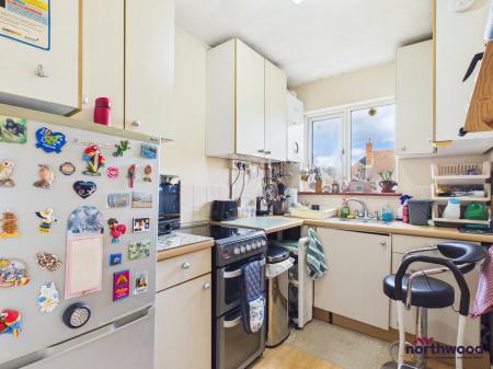 1 bedroom Flat for sale in Poynings Drive, Hangleton, Brighton and Hove, BN3