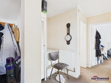 1 bedroom Flat for sale in Poynings Drive, Hangleton, Brighton and Hove, BN3